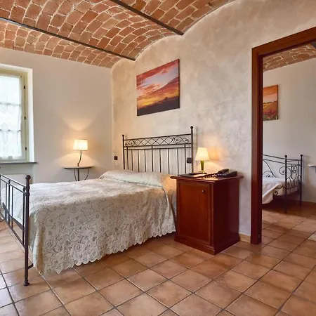 Podere La Piazza * Costigliole d'Asti