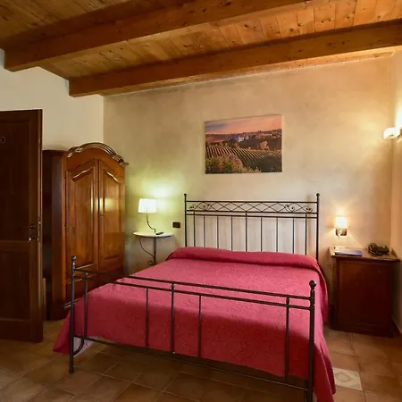 Agriturismo Podere La Piazza Фермерский дом *