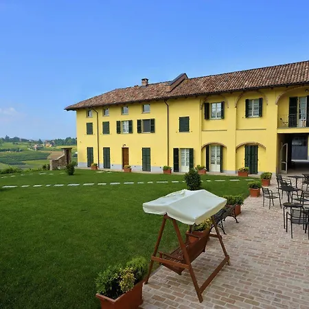Podere La Piazza Alloggio per agriturismo Costigliole d'Asti